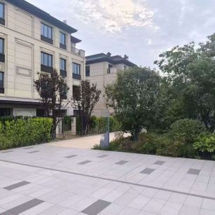 池州 芝麻白与芝麻白搭配铺装，尺寸1200*600