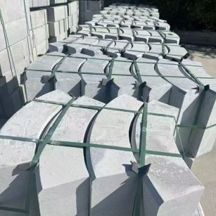 池州 芝麻灰弧形路沿石