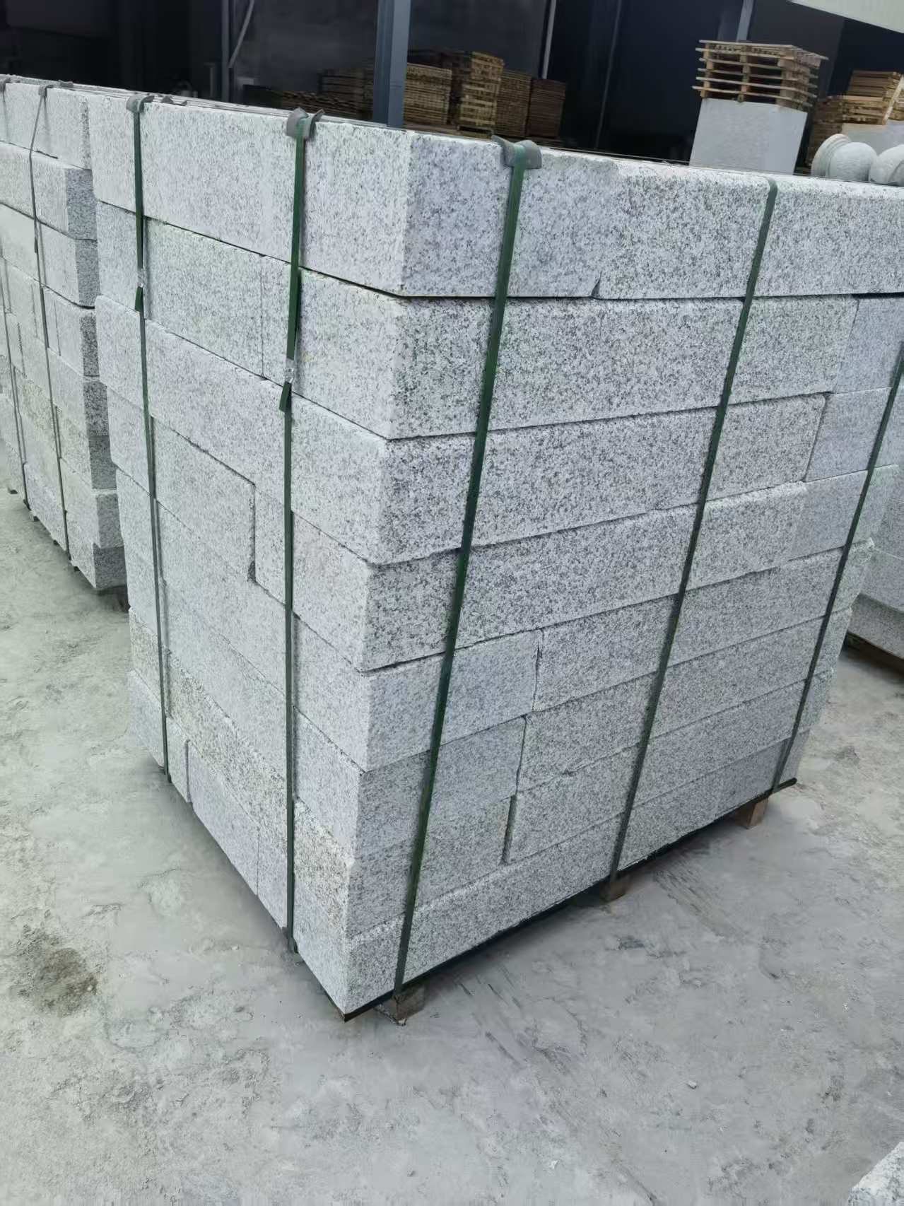 池州 芙蓉白火烧两面路沿石