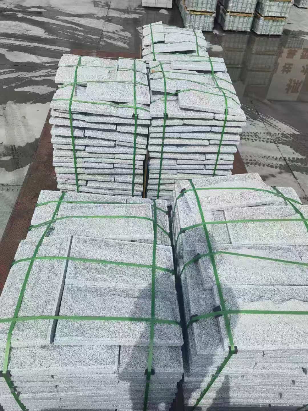 池州 芝麻白蘑菇石装车出货