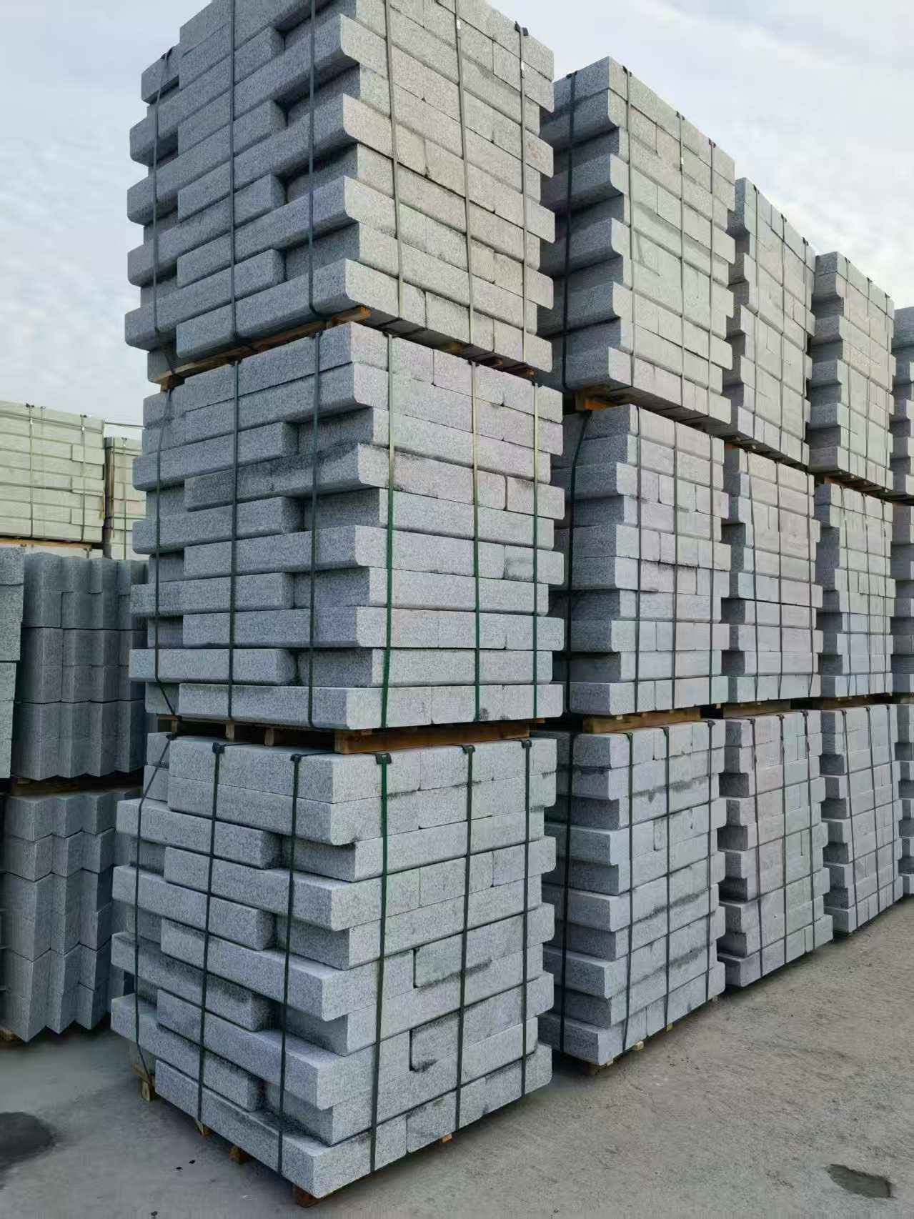 池州 路沿石（路侧石），颜色一致，尺寸标准