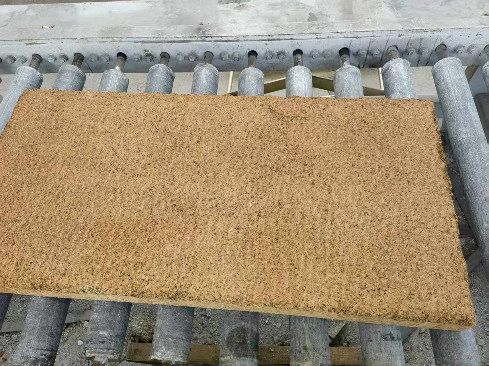 池州 菠萝面老石板，做旧仿古石，流水线生产加工